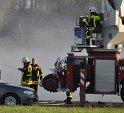 LKW faehrt in den Rhein Langel Hitdorf Faehre P091